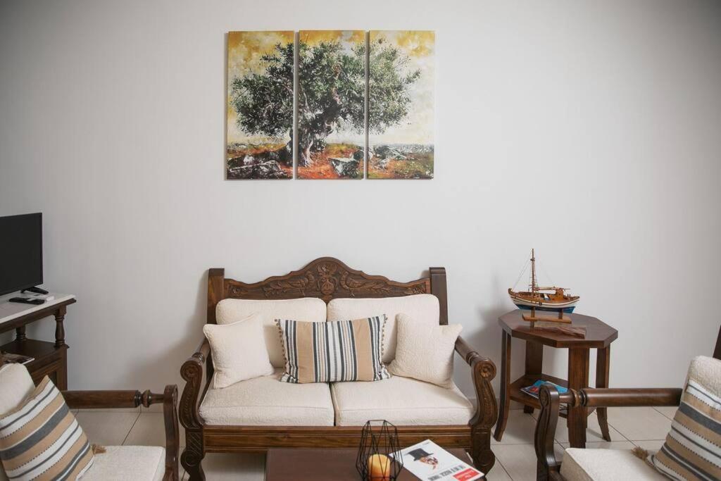 Aegina Town Apartment , With Private Parking Ngoại thất bức ảnh