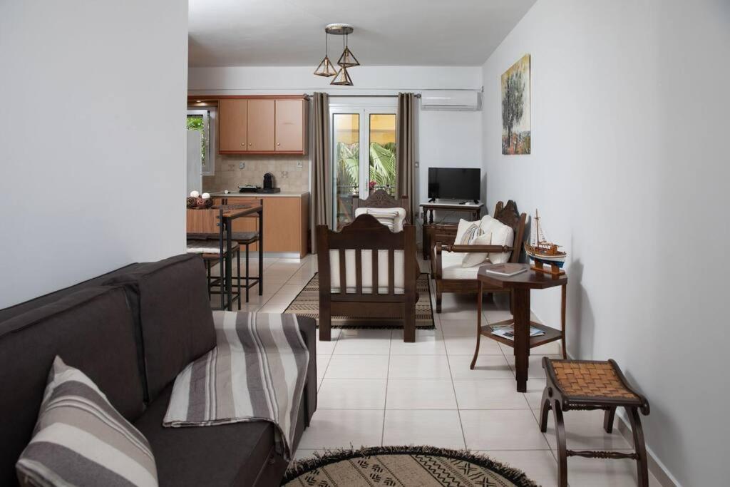 Aegina Town Apartment , With Private Parking Ngoại thất bức ảnh